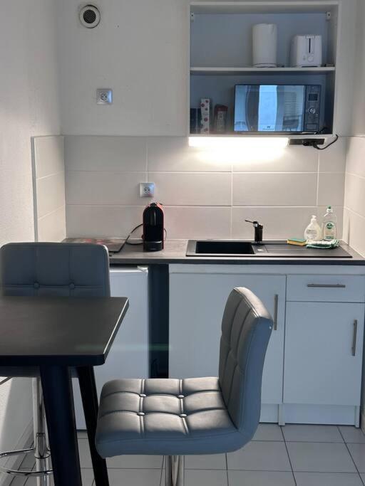 Studio Gare St Roch Avec Box De Garage Appartement Montpellier Buitenkant foto